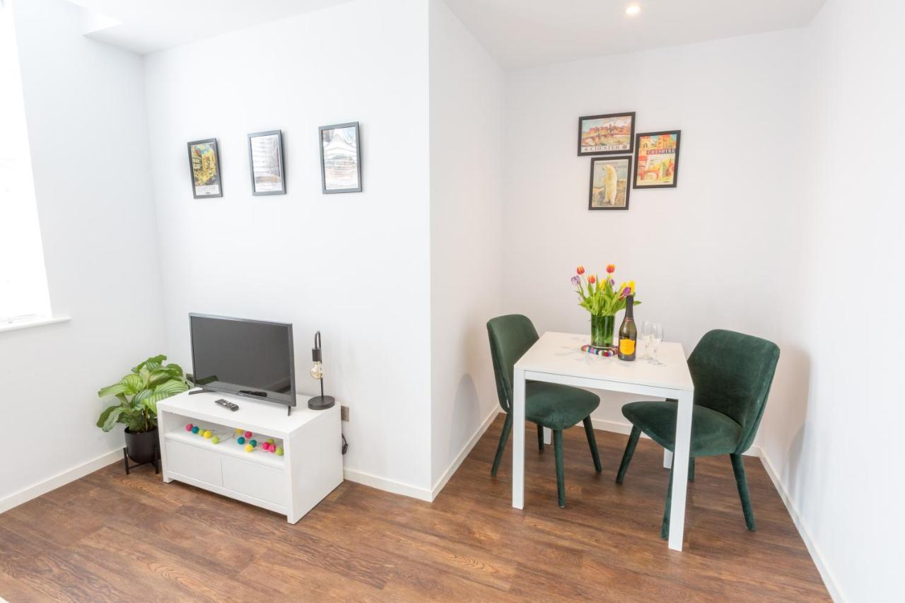 Chester Stays - Lovely Apartment In The Heart Of Chester With Free Parking Extérieur photo