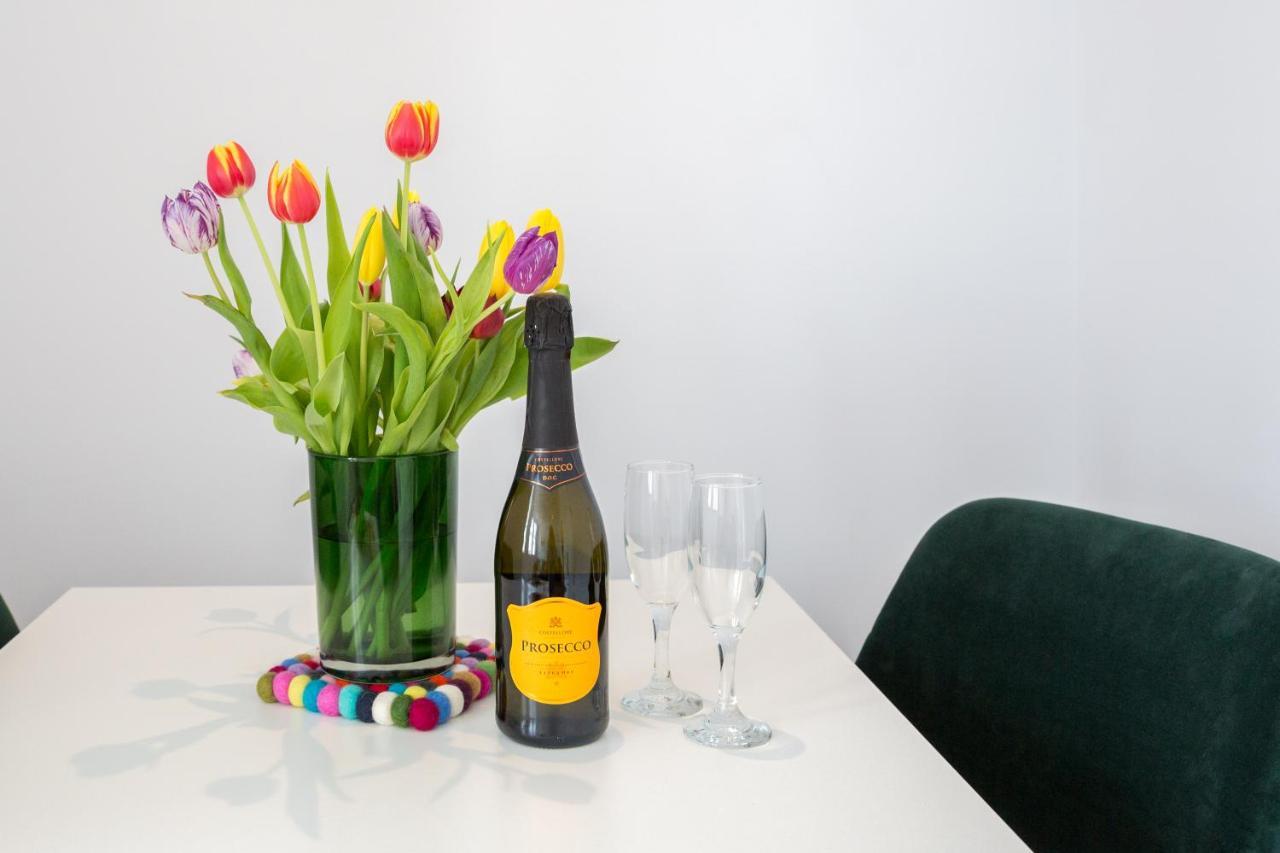 Chester Stays - Lovely Apartment In The Heart Of Chester With Free Parking Extérieur photo