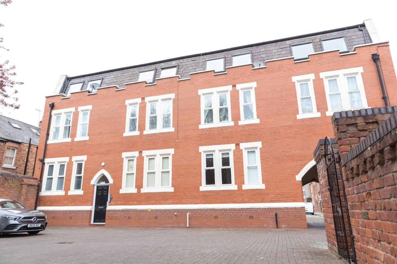 Chester Stays - Lovely Apartment In The Heart Of Chester With Free Parking Extérieur photo