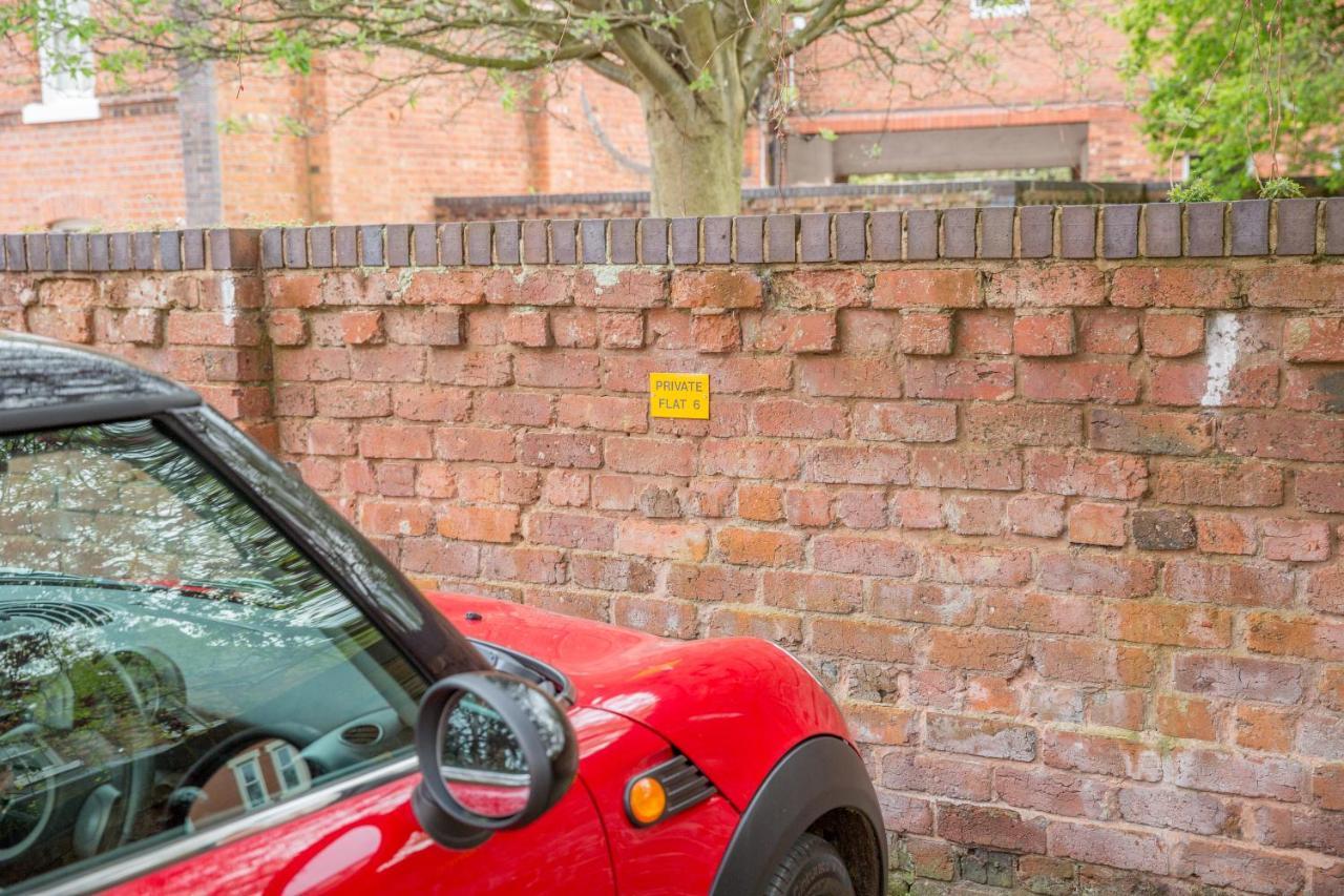 Chester Stays - Lovely Apartment In The Heart Of Chester With Free Parking Extérieur photo